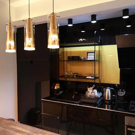 Apartamento Yellow Black Magic